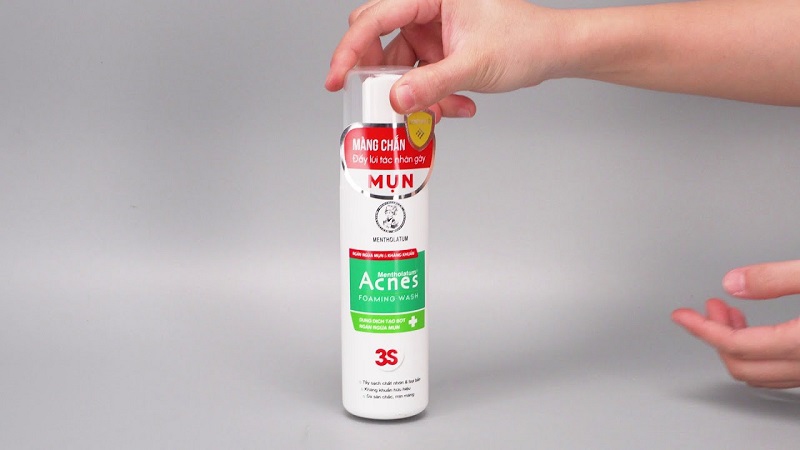 Sữa rửa mặt Acnes Foaming Wash là một trong những dòng sản phẩm được ưa chuộng nhất của Acnes