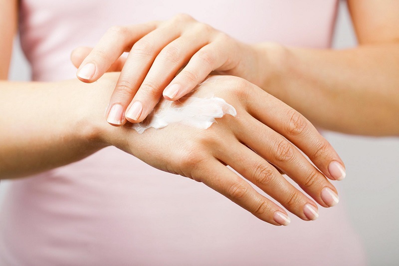 Có thể dùng kem trị nám để cải thiện các đốm nâu trên da