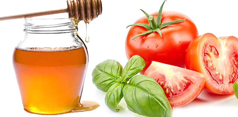 Mật ong cùng sữa chua khi kết hợp sẽ giúp làm sáng da, khỏe da