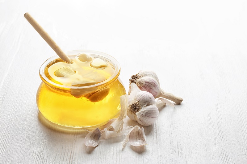 Sự kết hợp giữa mật ong trái bơ giúp trị nám và tan nhang hiệu quả