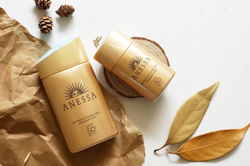 Sữa chống nắng Anessa Perfect UV Sunscreen Skincare Milk 