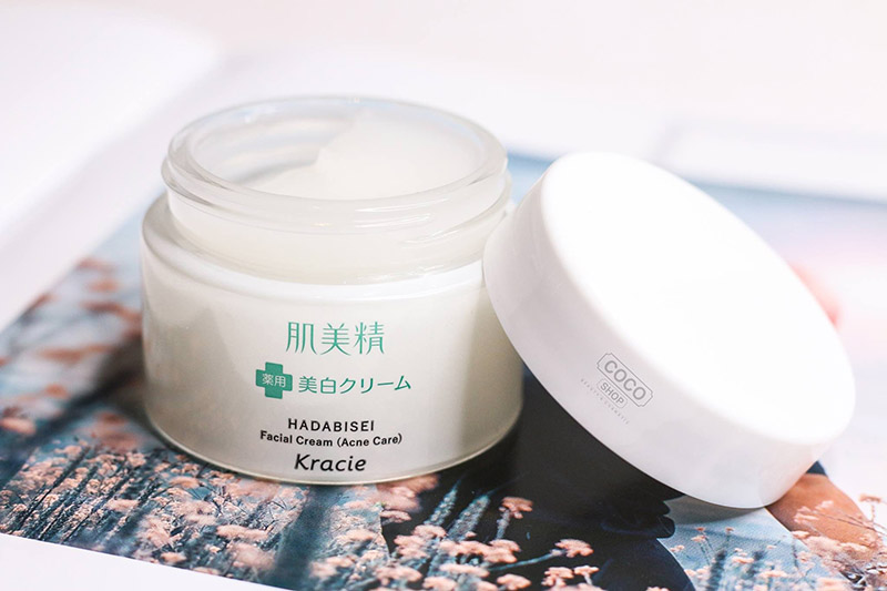 Kem trị mụn đầu đen Kracie Hadabisei Facial Cream từ Nhật Bản