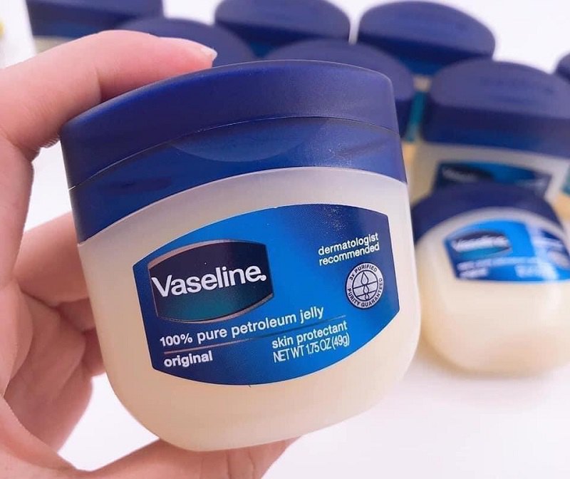 Vaseline là sản phẩm làm đẹp quen thuộc đối với mọi người