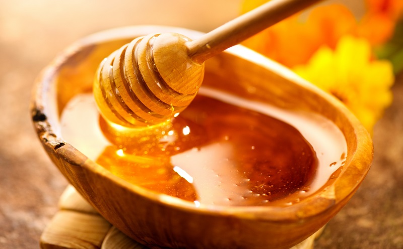Mật ong có nhiều tác dụng trong việc cải thiện da